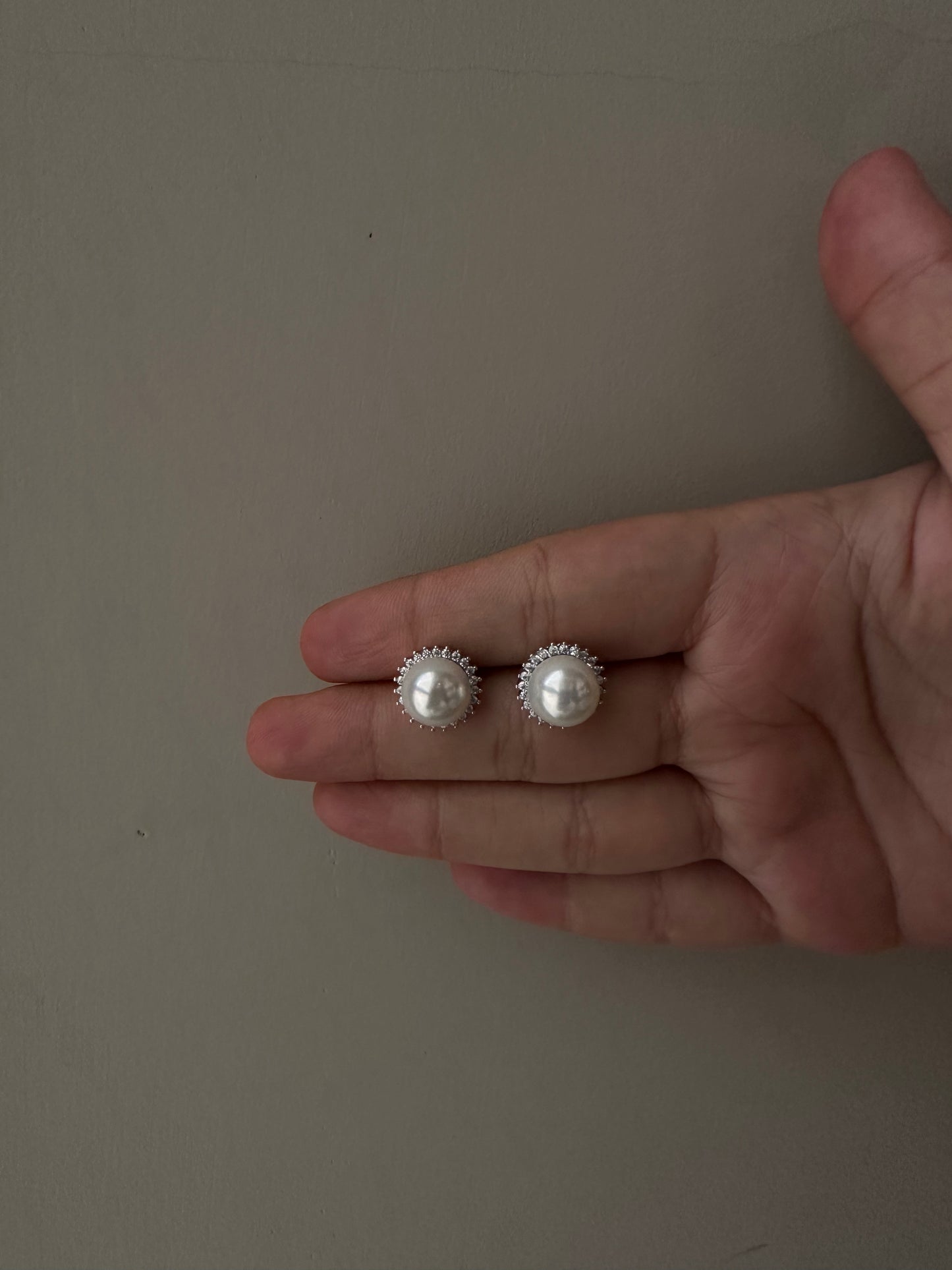 PEARL EARRINGS